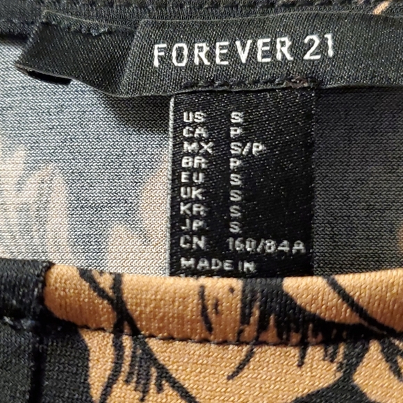 Twist front crop top - Picture 5 of 5